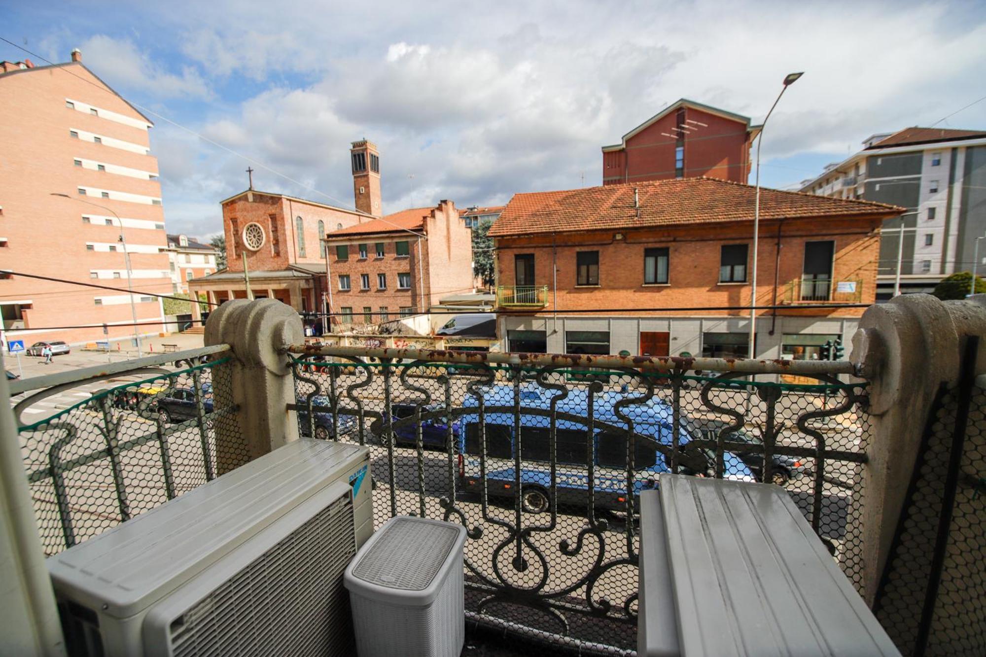 Appartamento Casa Nizza - Metro Lingotto Fiere - Inalpi Arena Turin Luaran gambar